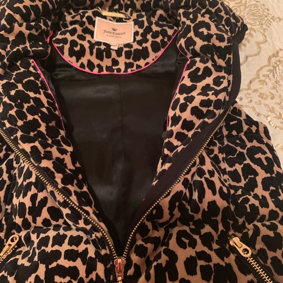 Juicy leopard velour vest. - Picture 3 of 4
